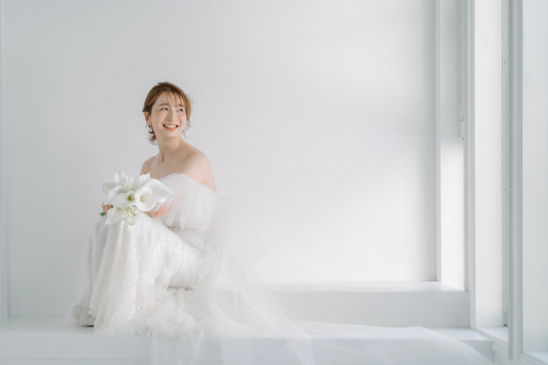 【ソロウエディング】ドレス1点、ヘアメイク、写真3カットアルバム付き