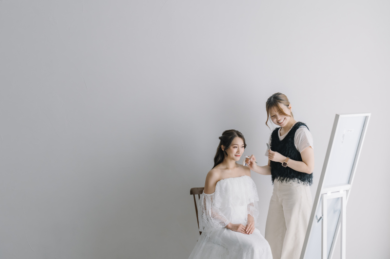 【洋装1着/ソロウェディング×アルバム】美肌レタッチ付き♪3cutアルバム+データ・ヘアメイクと衣装がついたパックプラン