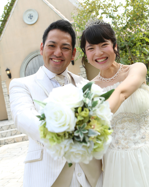 幸せたっぷりのおふたりの笑顔！