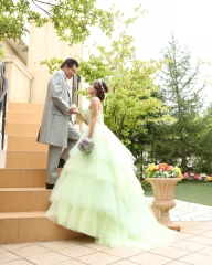 【キレイ叶えるプラン：ドレス3着】グリーンのドレスがご新婦様にぴったり！