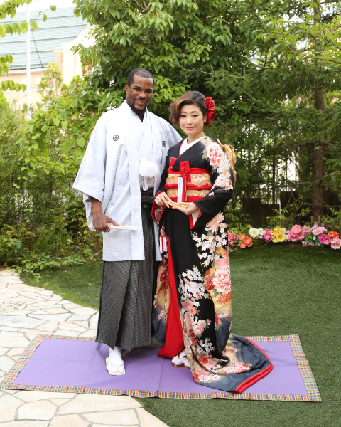 黒が冴える引き振袖♪