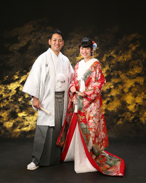 和装はスタジオで伝統的なポーズも！