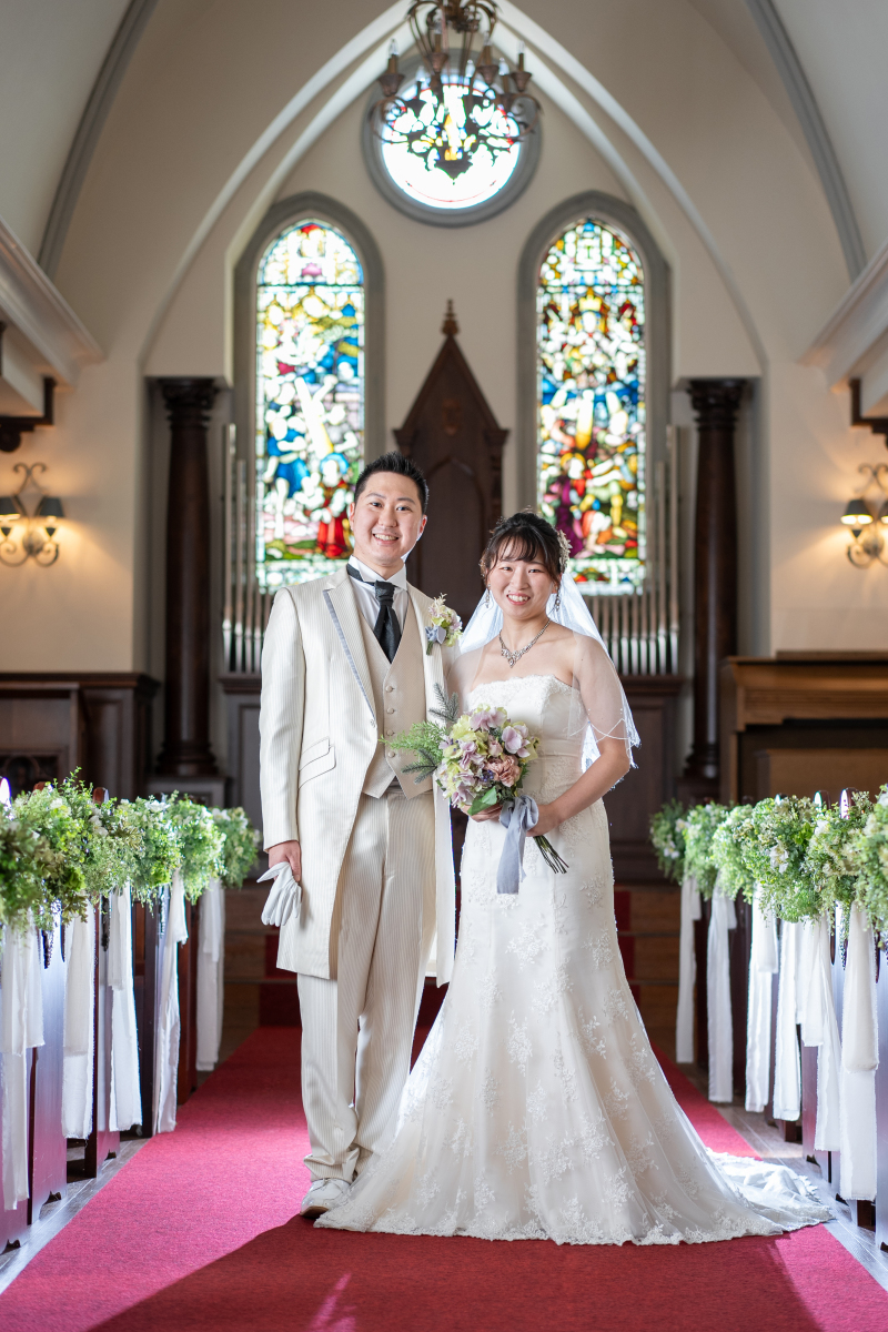 定番の全身写真ももちろんチャペルで