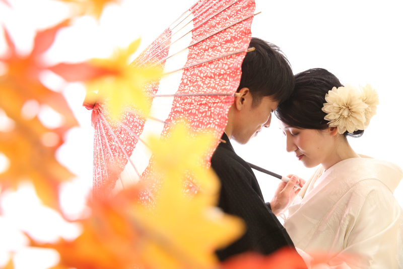 おでこを合わせて大人っぽく