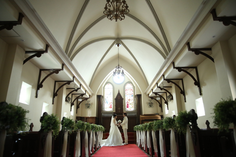 250年の歴史あるステンドグラスのあるチャペル