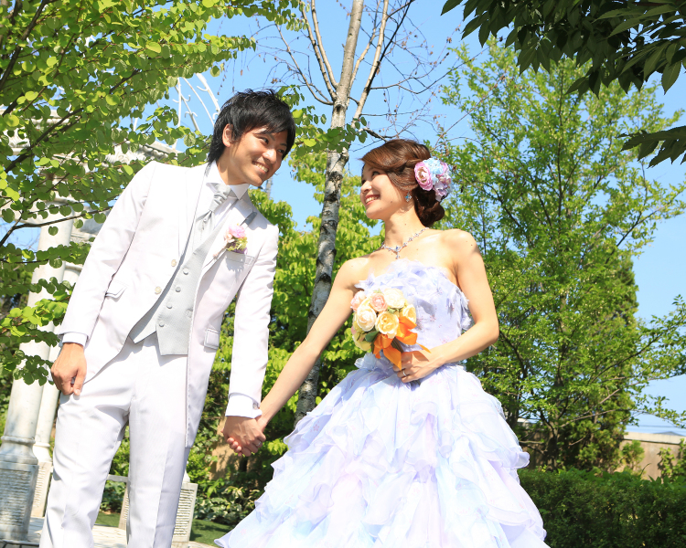 人気の手つなぎショット♪