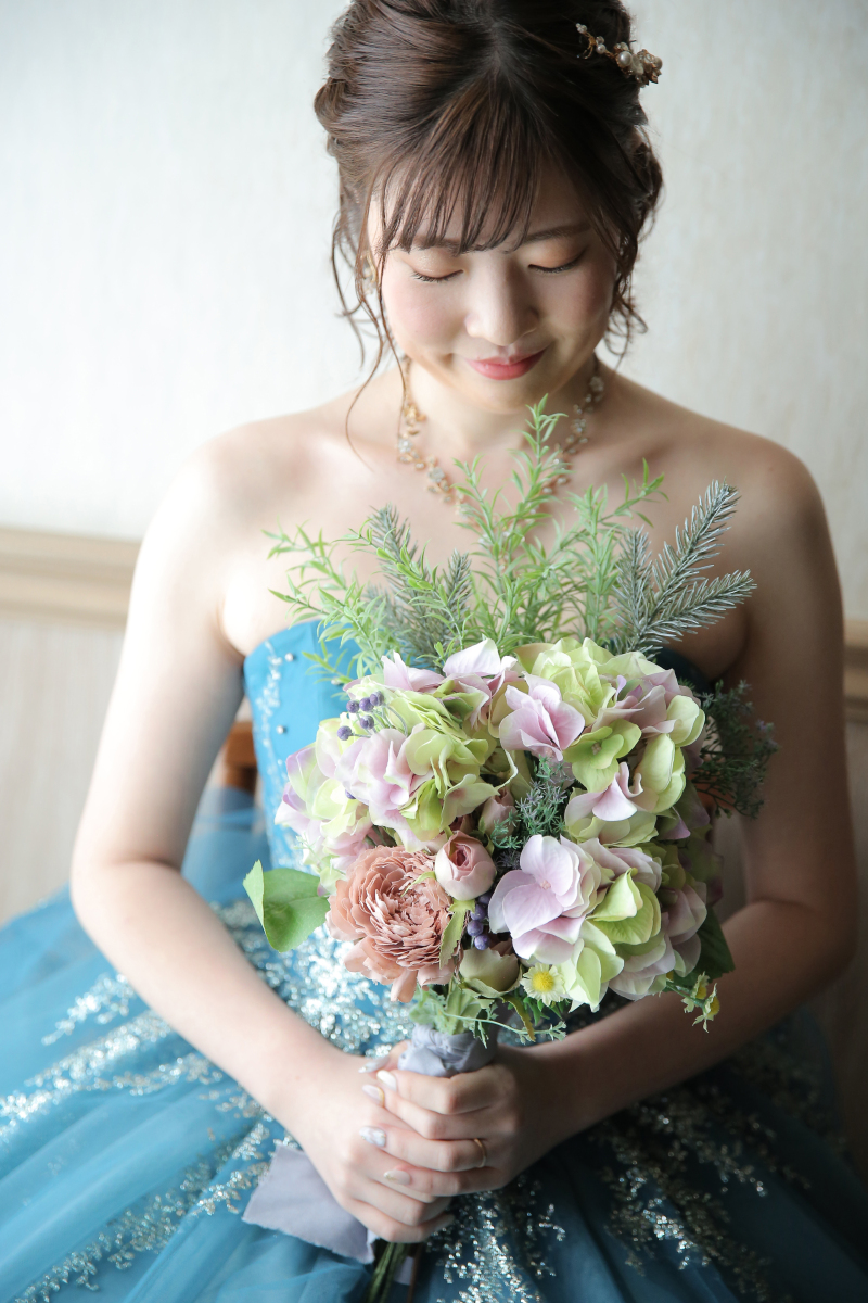 安心ソロウエディング◆洋装１着スタジオ・ロケ―ション撮影プラン【六切写真台紙付】