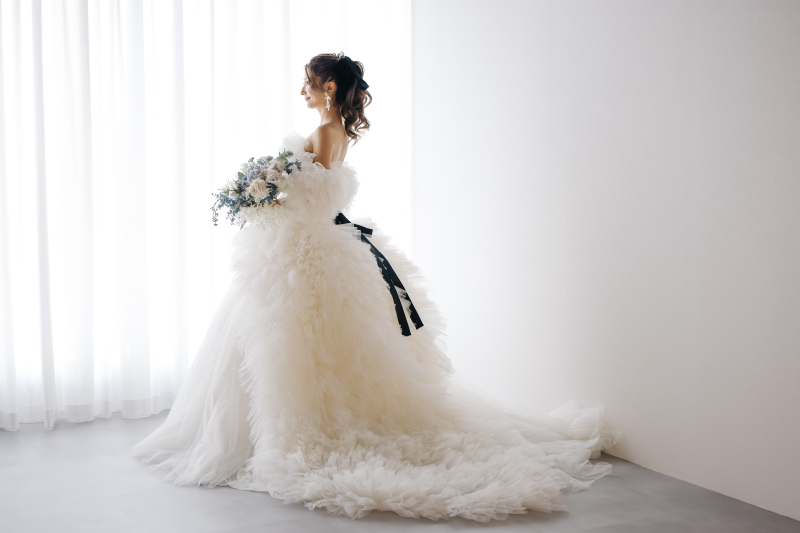 光が差し込むスタジオで撮影ができます♪