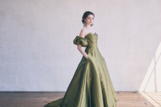 おしゃれなカラードレスで撮影が叶う！