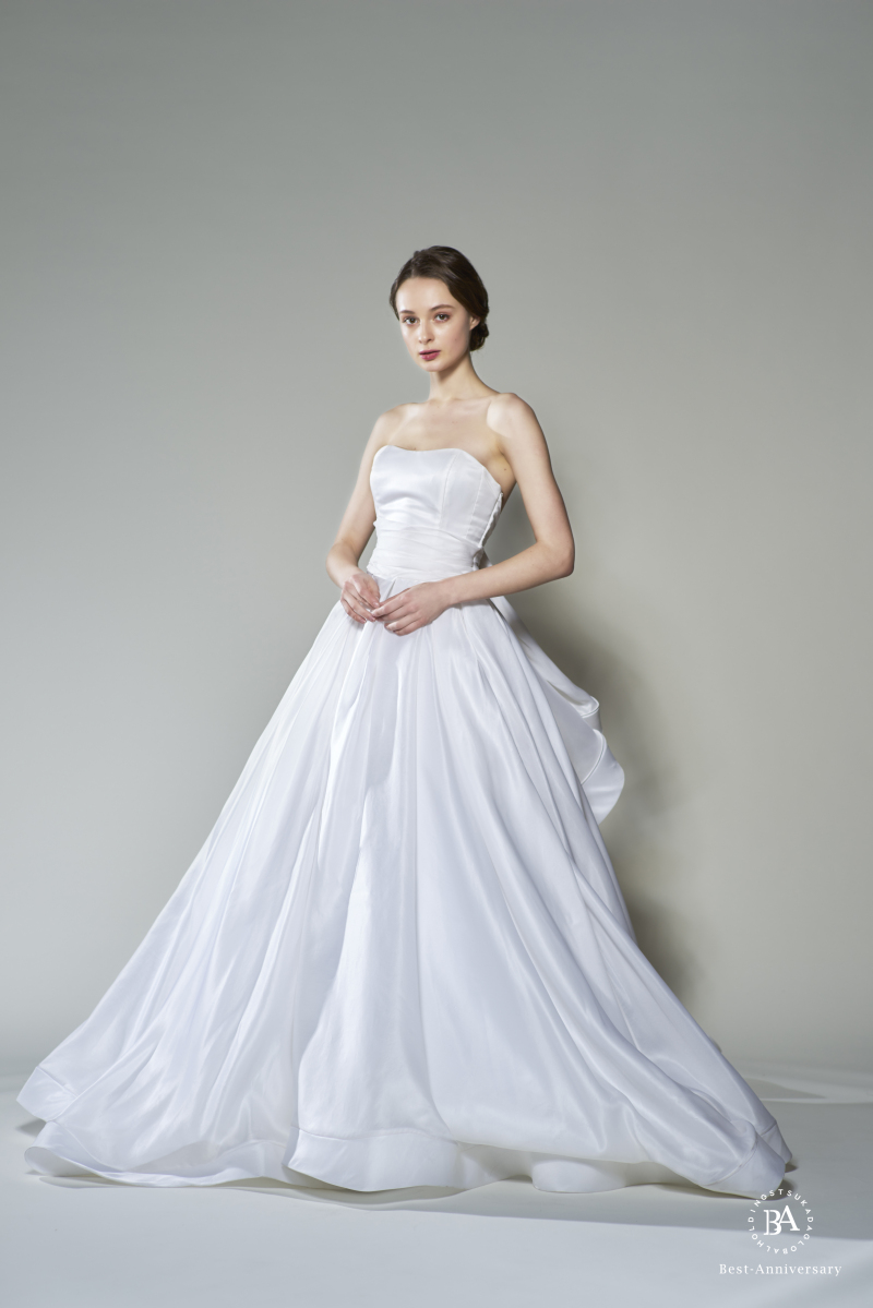 世界中の花嫁から大人気《ANTONIORIVA》のドレスで特別撮影プラン♡スタジオ
