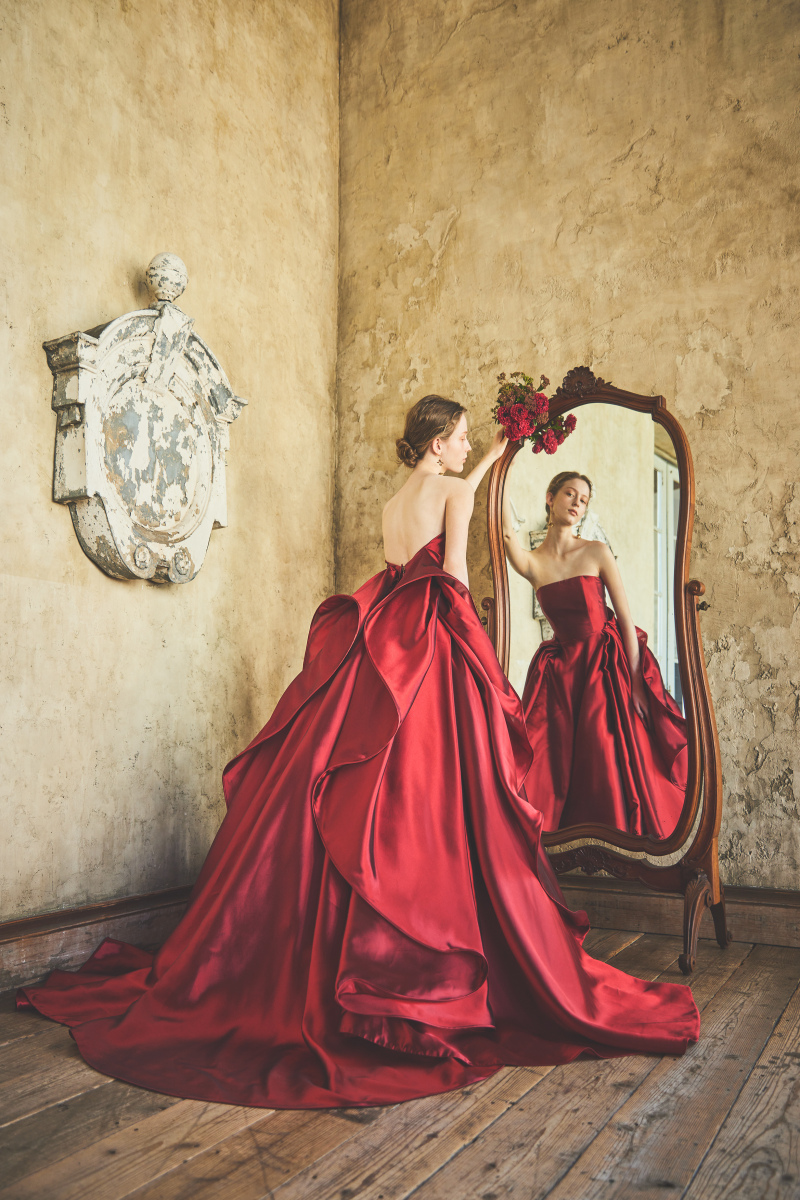 世界中の花嫁から大人気《ANTONIORIVA》のドレスで特別撮影プラン♡スタジオ