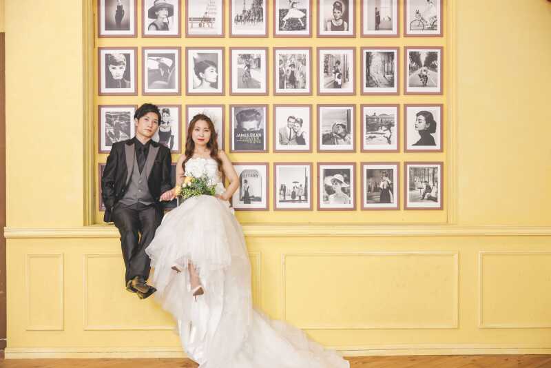 ビタミンカラーの黄色の背景