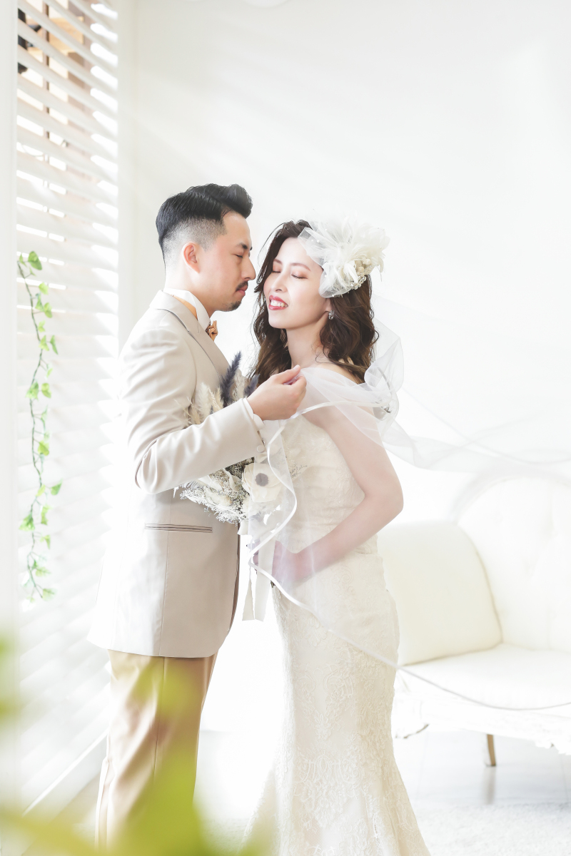 白いナチュラル空間でのショット