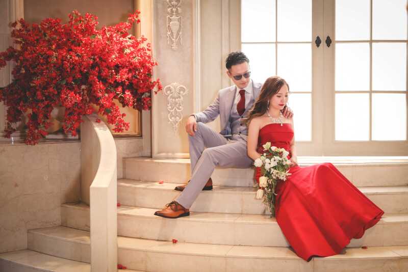 華やかな大人ドレスで…