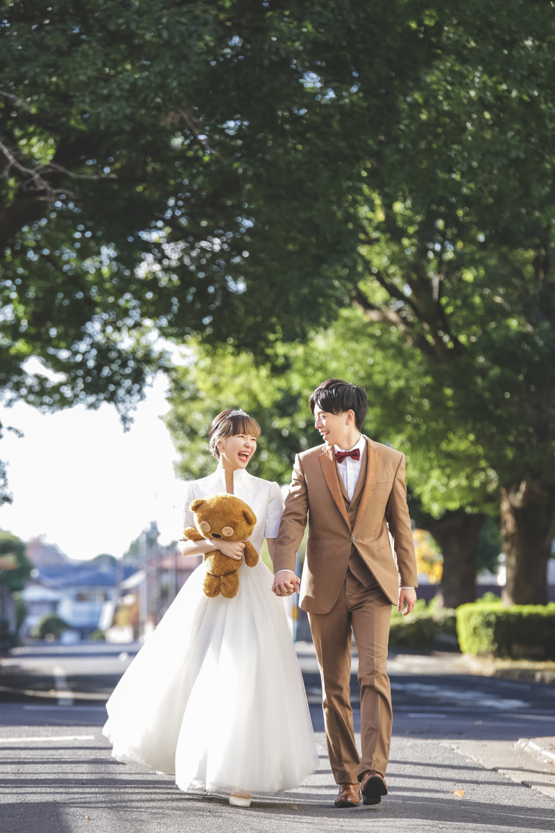 壮大な敷地内のお庭でロケーションフォト