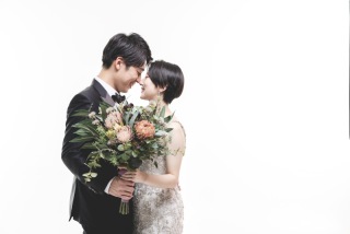 見つめ合うたびに自然とこぼれる笑顔。 