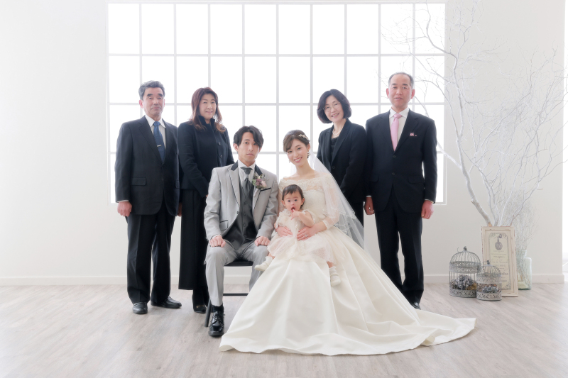 【家族でフォトウェディング・ご集合撮影ご希望の方!】洋装or和装(どちらか1着お選びいただけます)アルバム・データ付き!