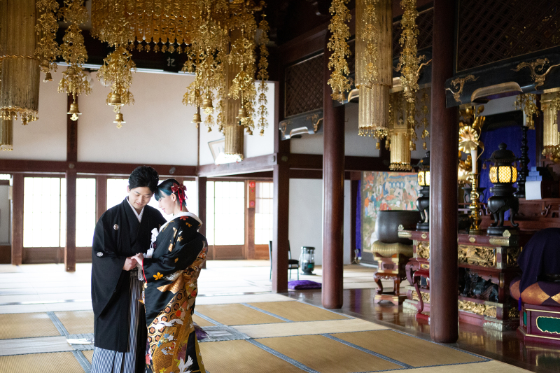 神社ならではの本堂での写真
