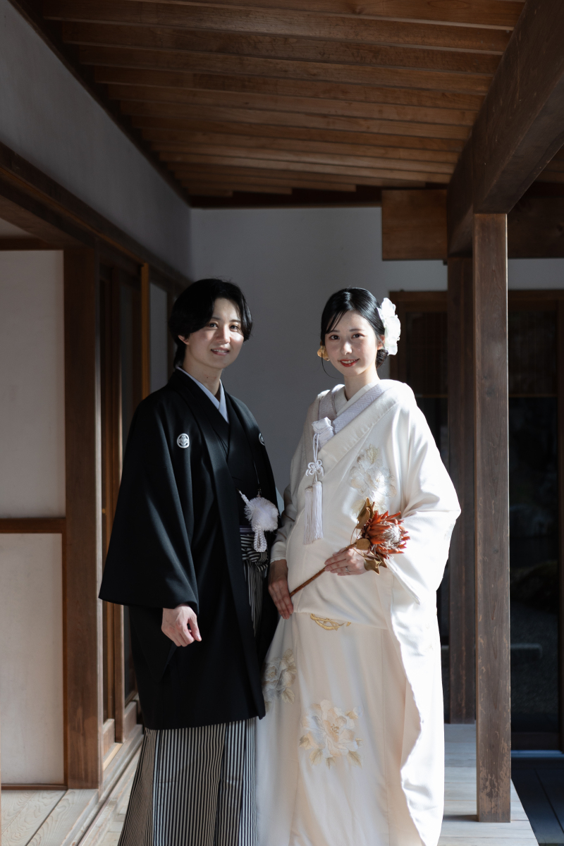 光の差し込む縁側