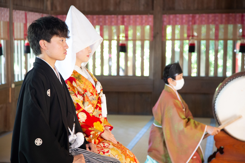 おごそかな雰囲気でのご祈祷。