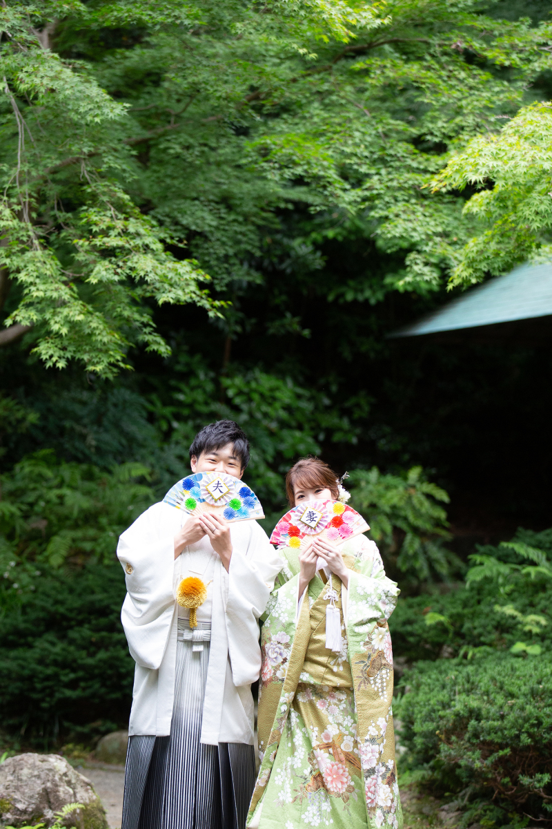 ヘアメイクもプロがしっかりあこがれの花嫁姿に☆