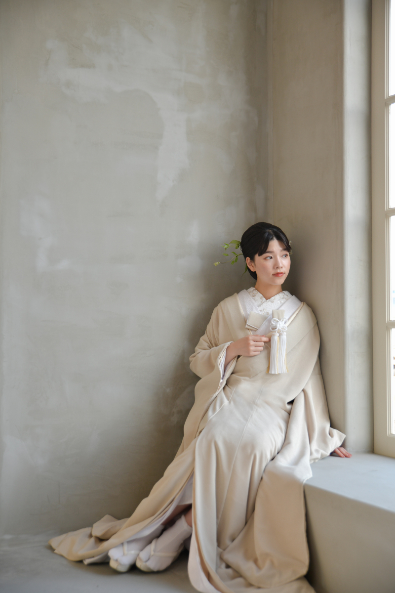 和装もシンプルで上品な色打掛もございます♪
