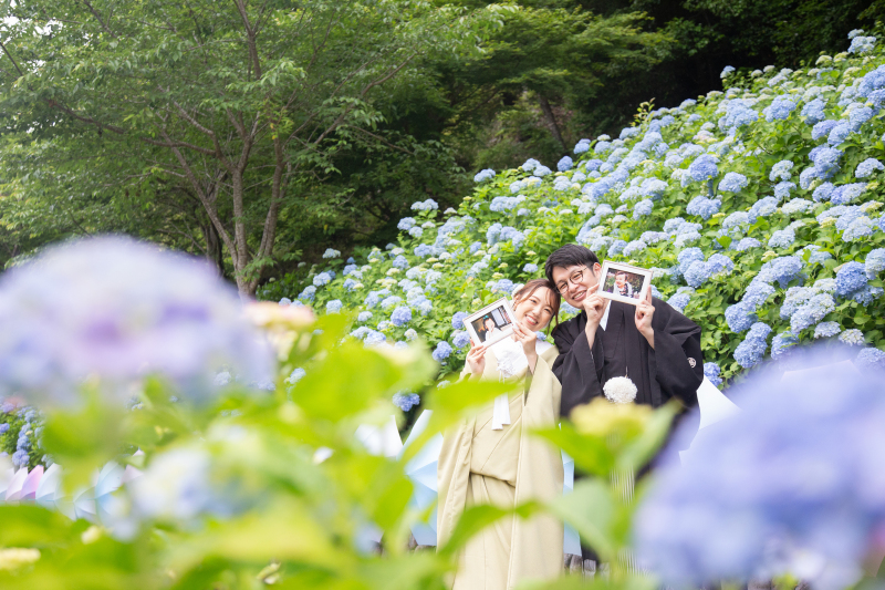 小さい頃の写真と一緒にパシャリ☆