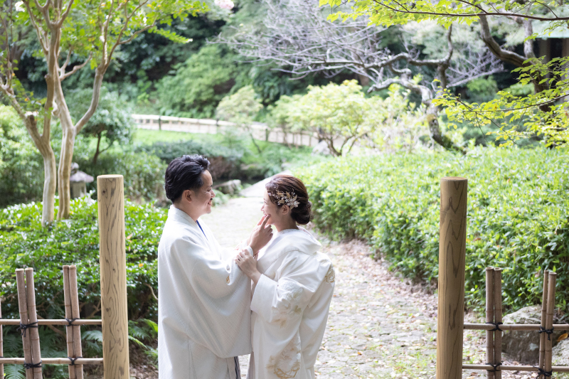 新婦様のほっぺをツンツン♪
