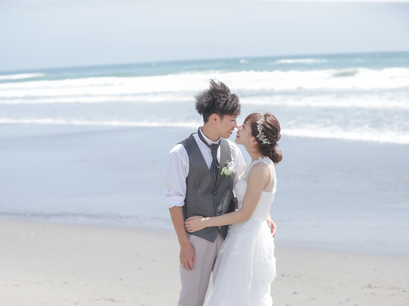 シイキ写真館　amu wedding　_海で撮影できる