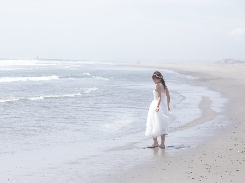 シイキ写真館　amu wedding　_海で撮影できる