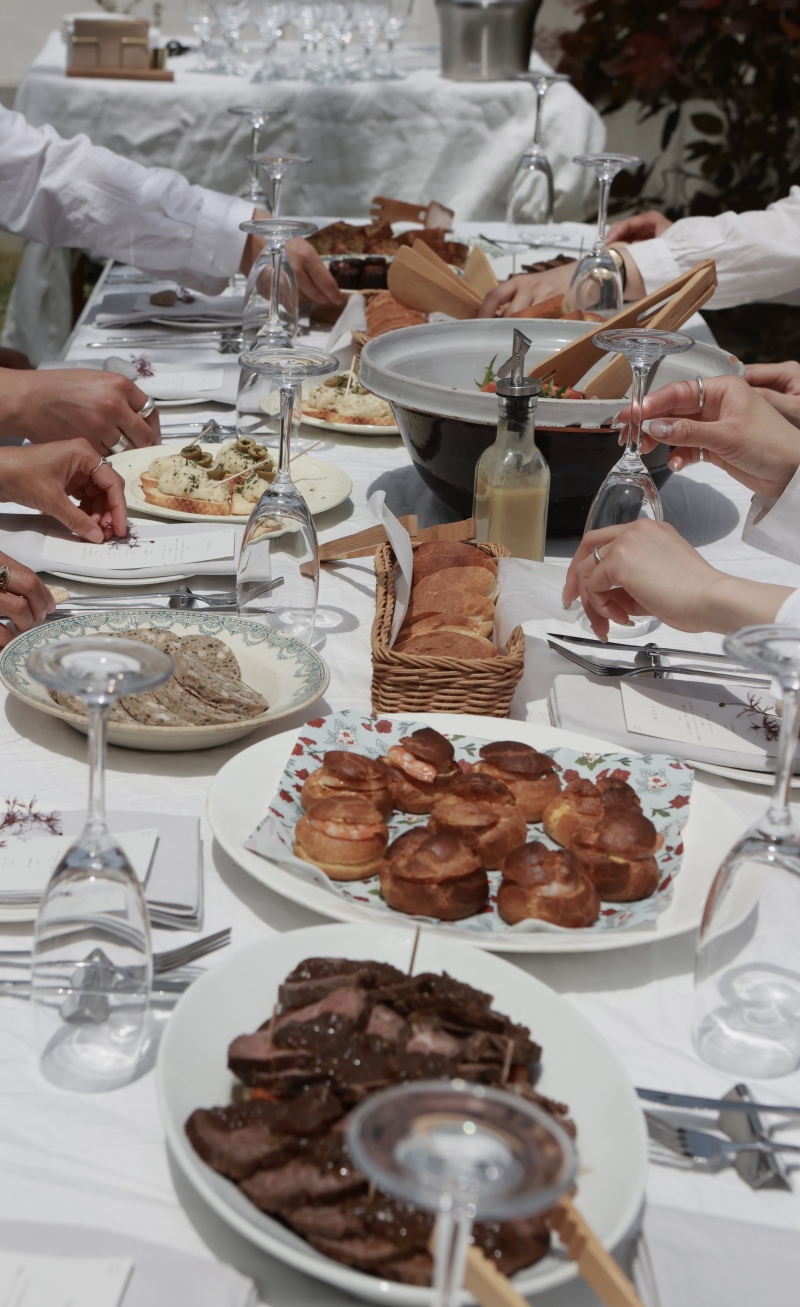 シイキ写真館 amu wedding _会食ができる