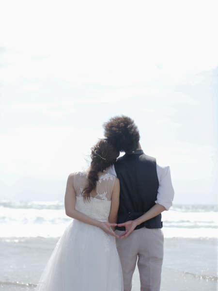 シイキ写真館　amu wedding　_海で撮影できる