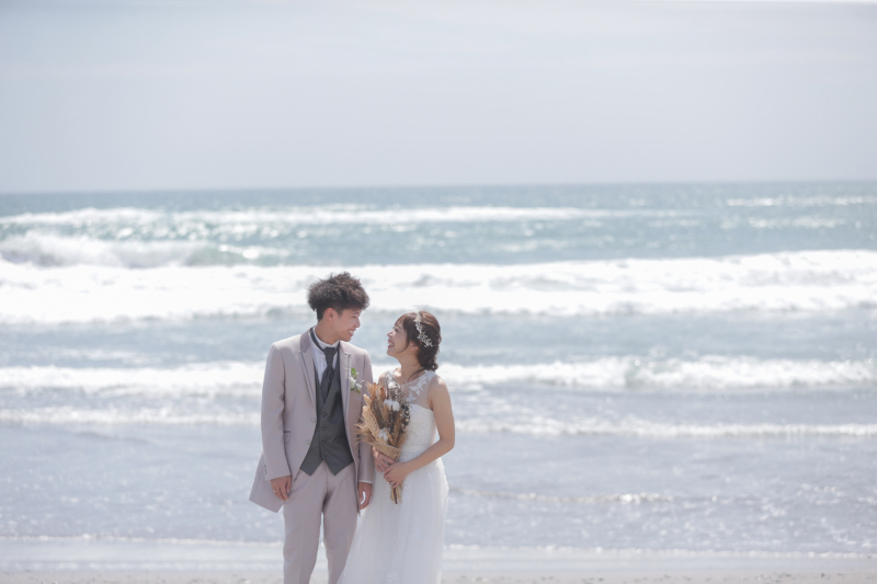 シイキ写真館　amu wedding　_海で撮影できる