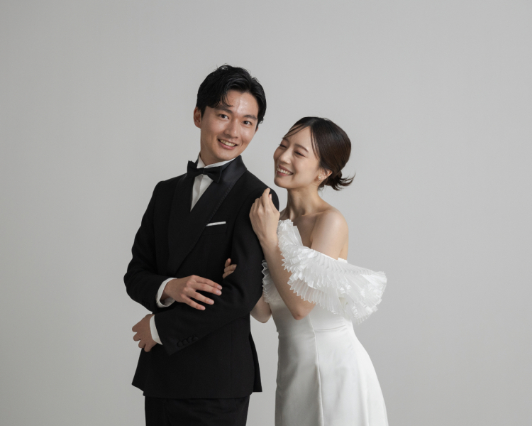 【スタジオ】洋装1着プラン◆ご新婦ヘアセット&メイク・衣装グレードアップ料金込み・データ100カット付