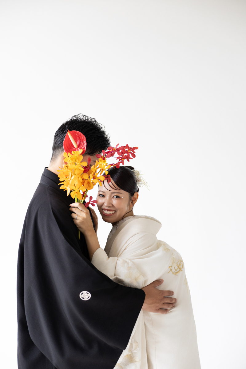 【9月・10月限定★全カット美肌・痩身補正付き】和装&ドレス2着 スタジオ撮影 ★ビューティーレタッチの¥38,000が無料!