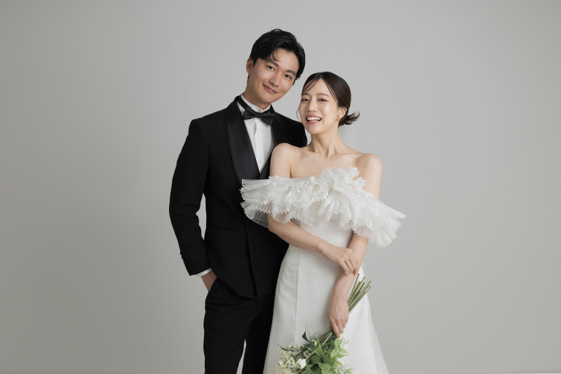 【先着10組限定】衣装2着でスタジオ&ロケ両方撮影/ヘアメイク・全データ150カット付 138,000円