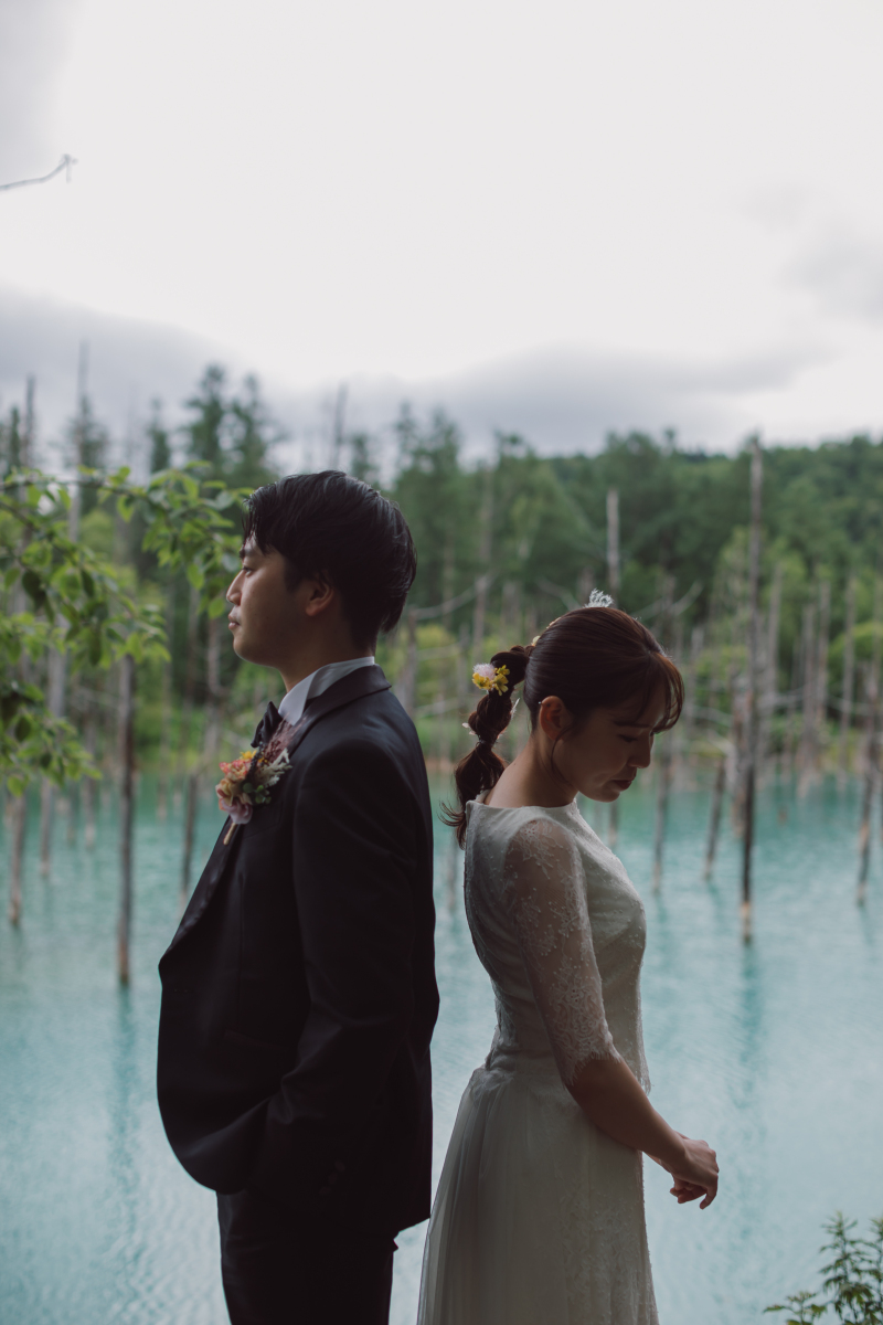 日によって違う色を見せる青い池