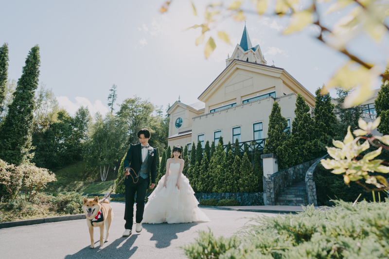 北海道の豊かな自然に恵まれた高台のチャペル
