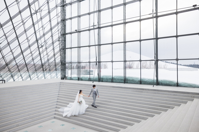 ガラスのピラミッドで