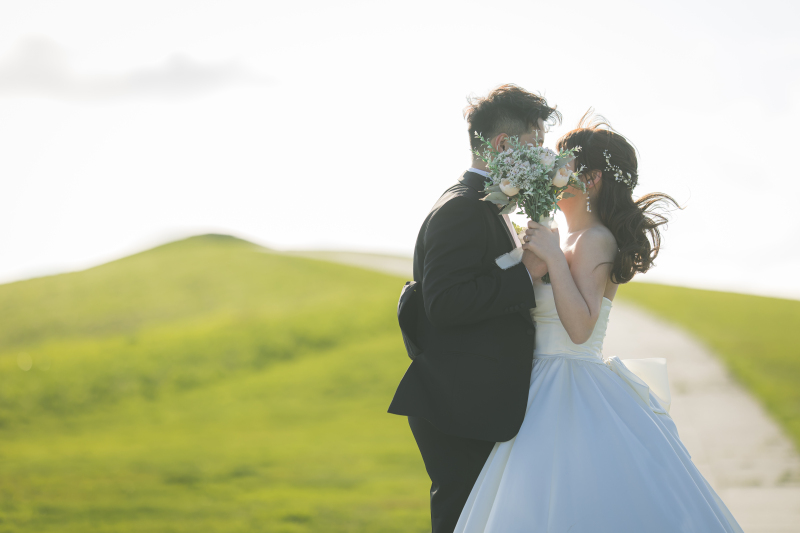 ブーケで顔隠しフォト