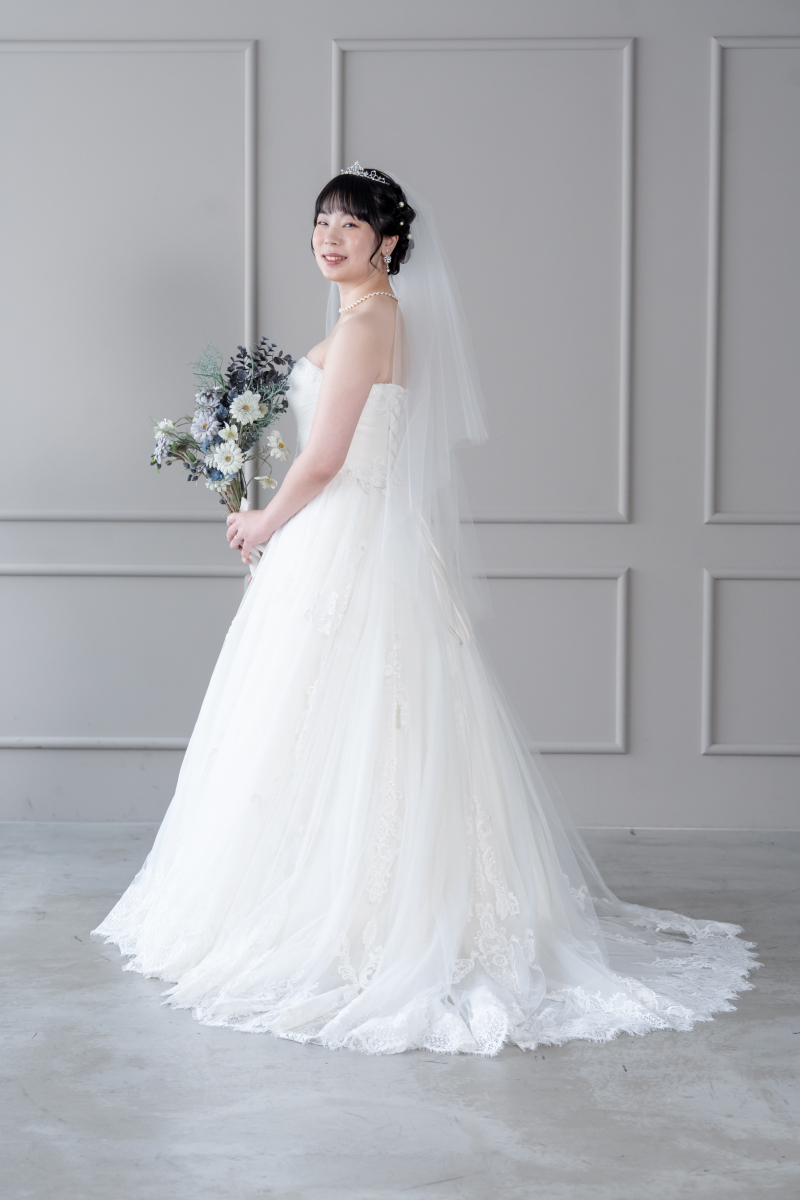 白ドレス Lillyリリー