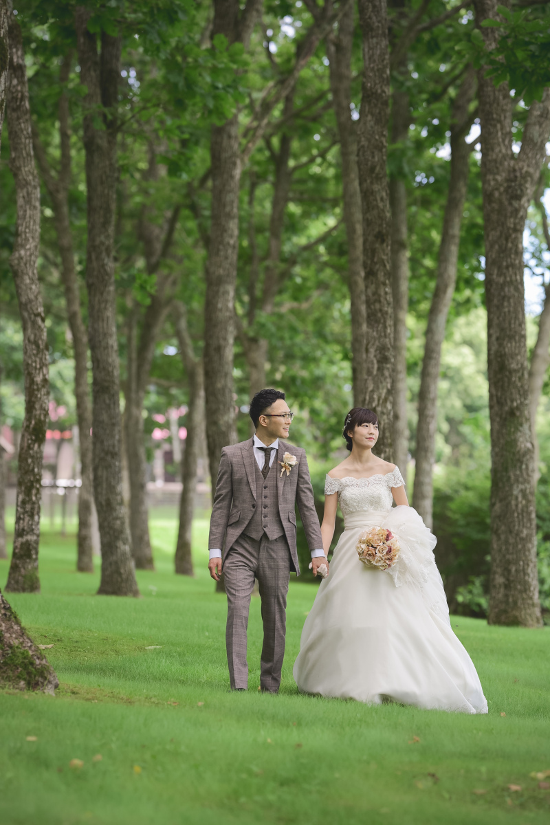 手を繋いでお散歩