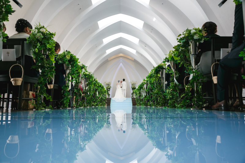 透明感のある白チャペル