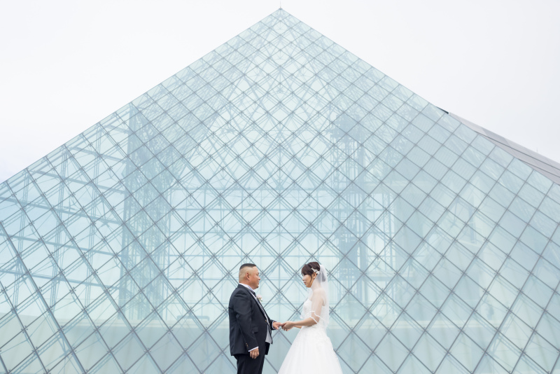 ガラスのピラミッド