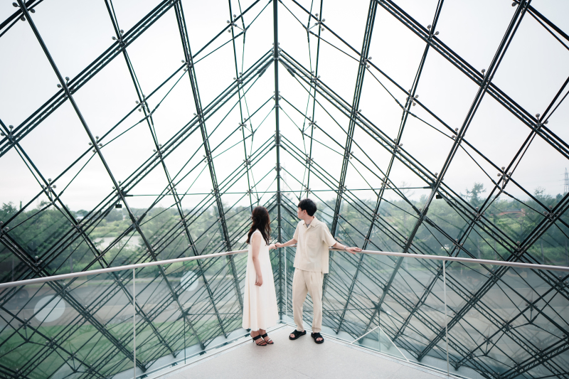 ガラスのピラミッド