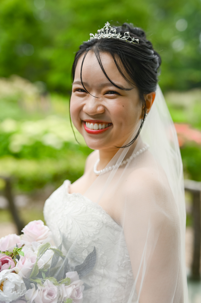 笑顔の花嫁写真