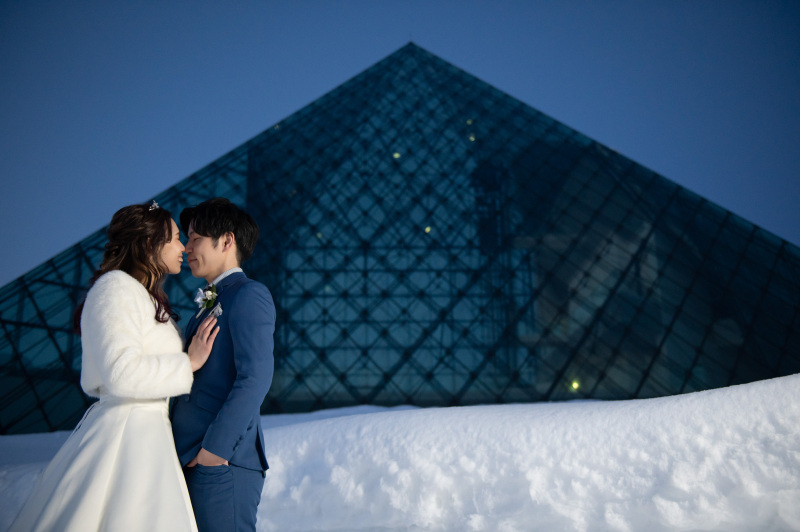 ガラスのピラミッド