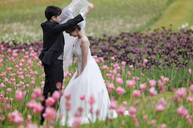 お花畑でベールアップ