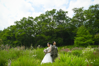 今年の夏は富良野で洋装ロケーションフォトウェディング！