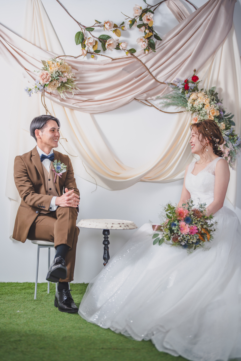 淡いお花とドレープ